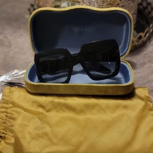 Gucci Oversized sunglasses